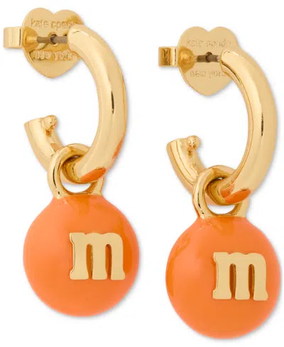 KATE SPADE M&M X KATE SPADE NEW YORK GOLD-TONE M&M CHARM HUGGIE HOOP EARRINGS