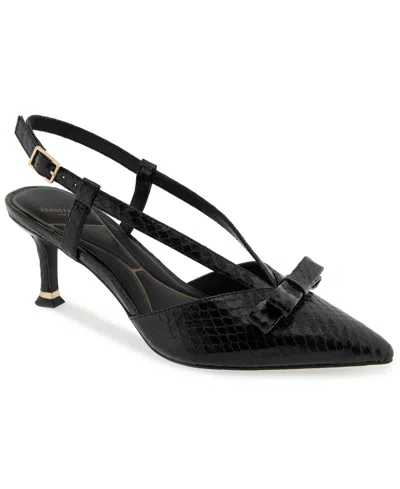 KENNETH COLE NEW YORK WOMEN'S UMAYRA POINTED TOE PUMPS