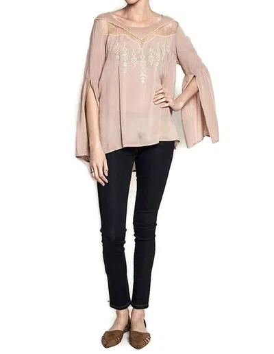 KORI ANGEL SLEEVE TRIBAL BLOUSE IN MOCHA