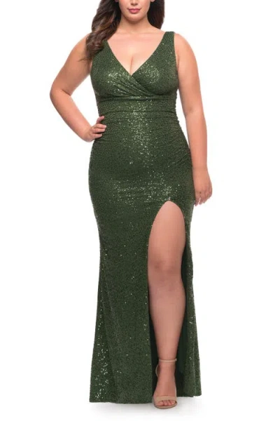 LA FEMME LA FEMME STRETCH SEQUIN PLUS SIZE GOWN WITH SLIT AND V NECK