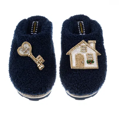 LAINES LONDON WOMEN'S BLUE TEDDY TOWELLING CLOSED TOE SLIPPERS WITH NEW HOME BROOCHES - NAVY