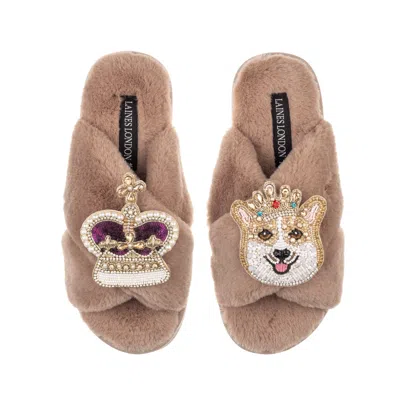 LAINES LONDON WOMEN'S BROWN CLASSIC LAINES SLIPPERS WITH ARTISAN SANDY THE CORGI & ROYAL CROWN BROOCHES - TOFFEE