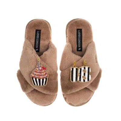 LAINES LONDON WOMEN'S BROWN CLASSIC LAINES SLIPPERS WITH STRIPE 18TH BIRTHDAY & CAKE BROOCHES - TOFFEE