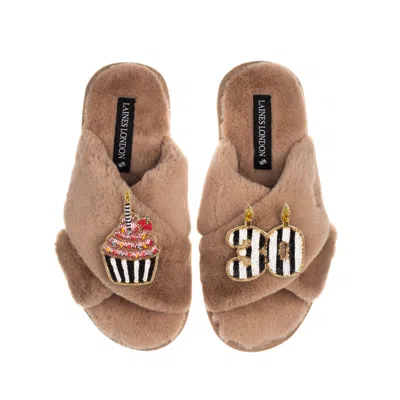 LAINES LONDON WOMEN'S BROWN CLASSIC LAINES SLIPPERS WITH STRIPE 30TH BIRTHDAY & CAKE BROOCHES - TOFFEE
