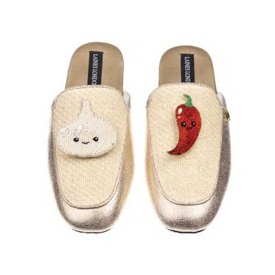 LAINES LONDON WOMEN'S GOLD / NEUTRALS CLASSIC MULES WITH LAINES LOVABLES GARLIC & CHILLI BROOCHES - CREAM & GOLD