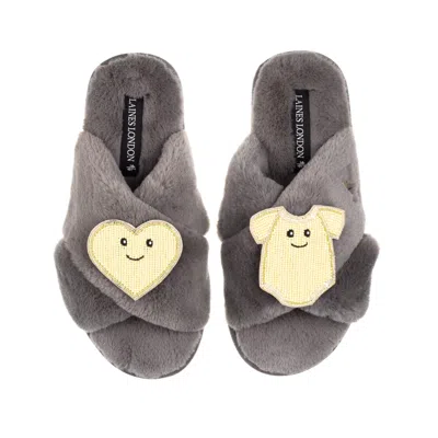LAINES LONDON WOMEN'S GREY / YELLOW CLASSIC SLIPPERS WITH LAINES LOVABLES YELLOW LOVE & BABY GROW BROOCHES - GREY