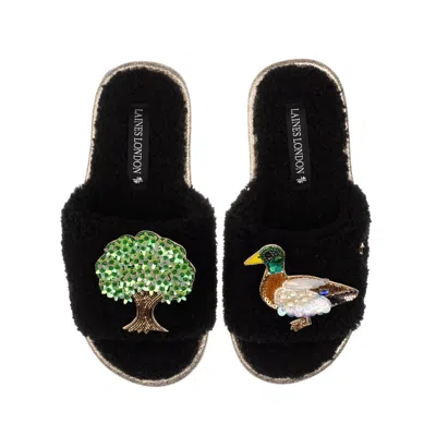 LAINES LONDON WOMEN'S TEDDY TOWELING SLIPPER SLIDERS WITH OAK TREE & DUCK BROOCHES - BLACK