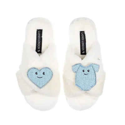 LAINES LONDON WOMEN'S WHITE / BLUE CLASSIC SLIPPERS WITH LAINES LOVABLES BLUE LOVE & BABY GROW BROOCHES - CREAM