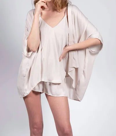 LATTELOVE SATIN WEAVE CAPE IN MILK