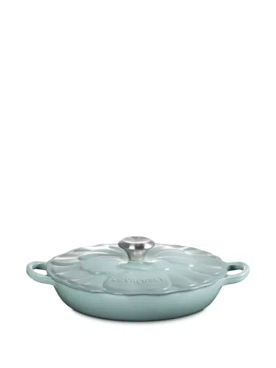 LE CREUSET TEGAME FLOWER-SHAPED CASSEROLE DISH