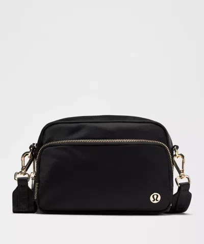 LULULEMON LULULEMON - EVERYWHERE CROSSBODY BAG 2L  - BLACK,NEUTRAL/BLACK/GOLD