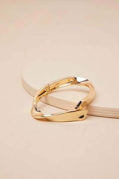 LULUS BOLD MODE GOLD TWISTED CUFF BRACELET