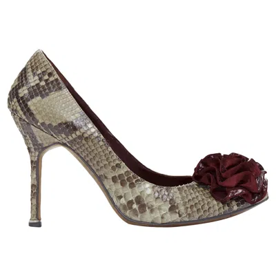 MANOLO BLAHNIK SCALED LEATHER ROSE APPLIQUE PUMPS
