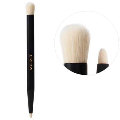 MERIT BRUSH NO. 2 DOUBLE SIDED EYESHADOW BRUSH
