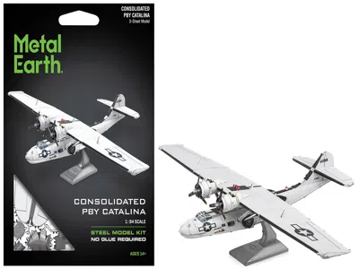 METAL EARTH MODEL KIT CONSOLIDATED PBY CATALINA AMPHIBIOUS AIRCRAFT "MISS PICK UP" UNITED STATES ARMY AIR FORCES
