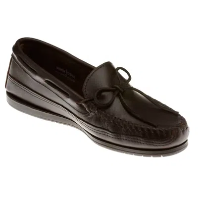 MINNETONKA MEN'S SMOOTH LEATHER HARDSOLE MOCCASIN IN DARK BROWN