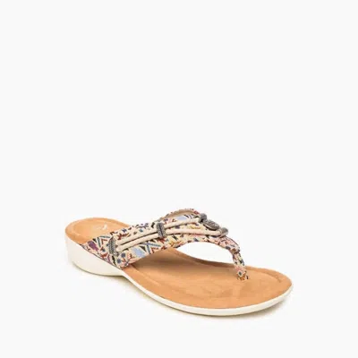 MINNETONKA WOMEN'S SILVERTHORN 360 TOE POST SANDAL IN CREAM NEEDLE POINT