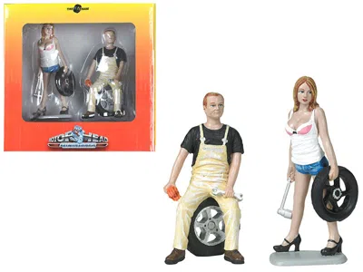 MOTORHEAD MINIATURES MEG AND DEREK TIRE BRIGADE 2 PIECE FIGURINE SET 1/18 BY MOTORHEAD MINIATURES