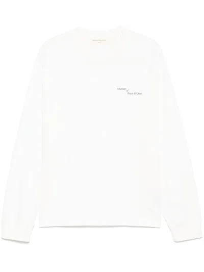 MUSEUM OF PEACE AND QUIET 斜体字母T恤