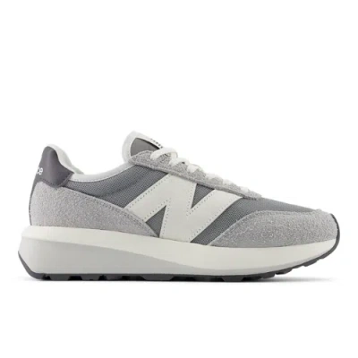 NEW BALANCE UNISEX 370 IN GRAU/WEISS, WILDLEDER/MESH, GRÖSSE 44