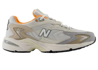 NEW BALANCE MEN'S NEW BALANCE 725V1 SNEAKERS IN SEA SALT/HOT MANGO/TIMBERWOLF