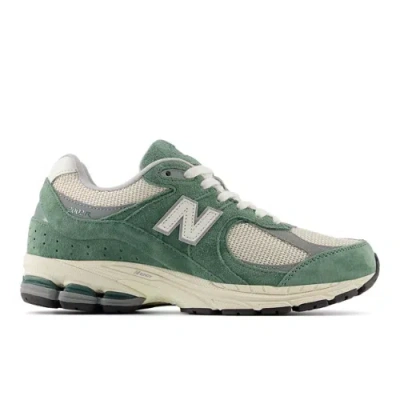 NEW BALANCE UNISEX 2002R IN GRÜN/BEIGE, WILDLEDER/MESH, GRÖSSE 42