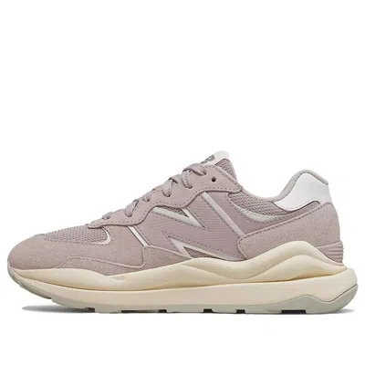 NEW BALANCE (WMNS) New Balance 57/40 'Logwood Team Cream'