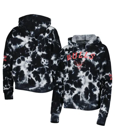 NEW ERA WOMEN'S NEW ERA BLACK CHICAGO BULLS BRUSHED COTTON TIE-DYE PULLOVER HOODIE