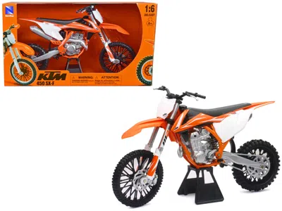 NEW RAY 2018 KTM 450 SX-F DIRT BIKE MOTORCYCLE ORANGE AND WHITE 1/6 DIECAST MODEL BY NEW RAY