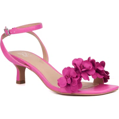 NEW YORK AND COMPANY NEW YORK AND COMPANY GWENDOLYN FLOWER STRAP SANDAL