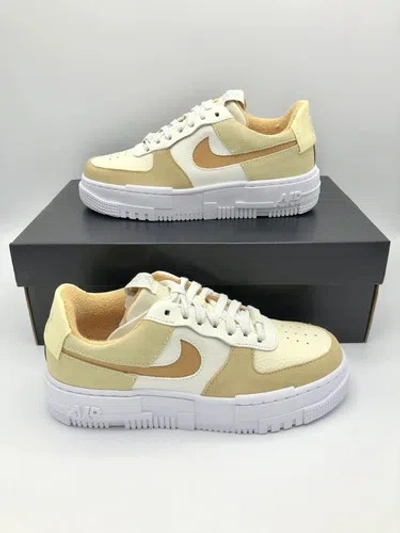 NIKE NIKE AIR FORCE 1 PIXEL COCONUT MILK DAMEN SCHUHE SNEAKER BEIGE WEISS 36,5 38