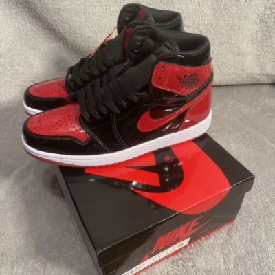 NIKE AIR JORDAN 1 HIGH OG PATENT BLACK RED NOIR ROUGE 44 NEU