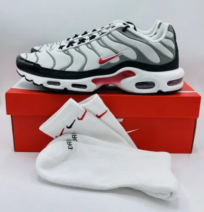 NIKE NIKE AIR MAX PLUS TN TUNED AIR GREY RED - DM0032-002 GR. 13 / 14 / 47,5 / 48,5
