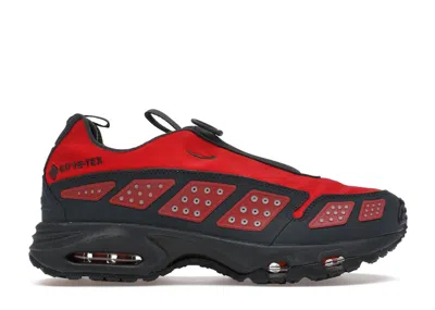 NIKE AIR MAX SUNDER GORETEX (WOMEN'S) SNEAKERS IN HYPER CRIMSON/DARK SMOKE GREY/FIRE RED