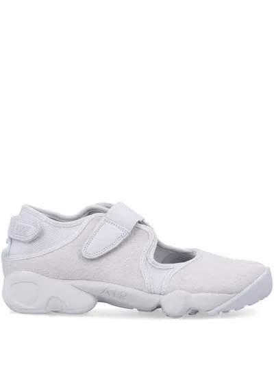 NIKE AIR RIFT SPORTY SNEAKERS