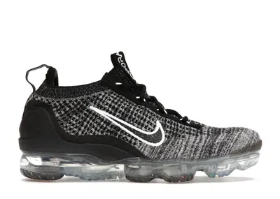 NIKE AIR VAPORMAX 2021 FK OREO (WOMEN'S) SNEAKERS IN BLACK/WHITE/METALLIC SILVER