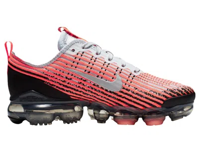 NIKE AIR VAPORMAX FLYKNIT 3 SNEAKERS IN BRIGHT MANGO/SILVER