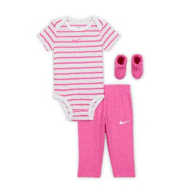 NIKE BABY BODYSUIT, PANTS, AND TERRY SOCKS 3-PIECE SET