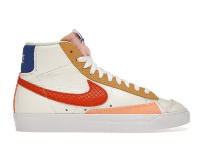 NIKE BLAZER MID 77 (WOMEN'S) SNEAKERS IN SAIL/WHITE/CAMPFIRE ORANGE