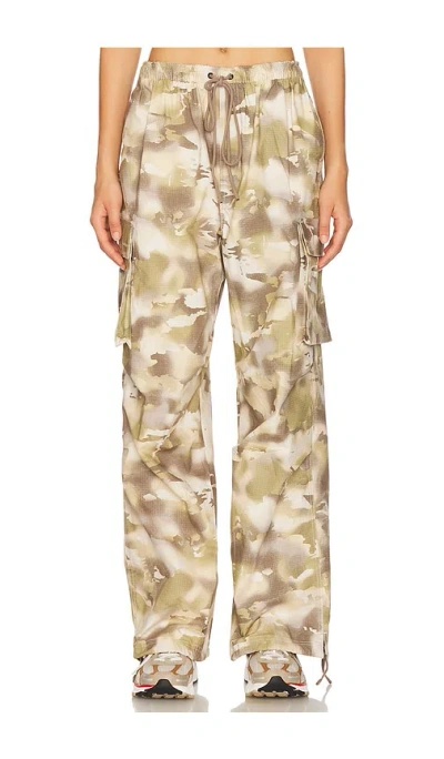 NIKE CAMO CARGO PANTS