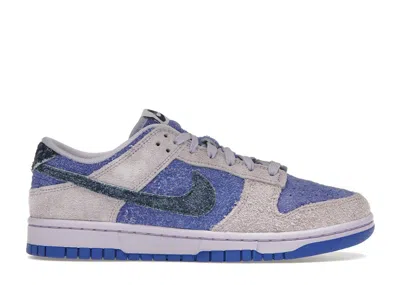 NIKE DUNK LOW SE (WOMEN'S) SNEAKERS IN HYDRANGEAS/ASTRONOMY BLUE/DEEP ROYAL BLUE