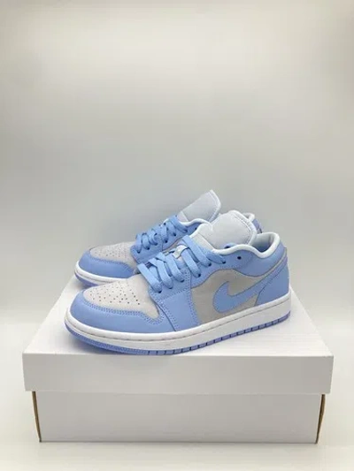 NIKE NIKE JORDAN 1 LOW (W) UNIVERSITY BLUE GREY | GRÖSSE 36,5 - 41 | DAMENSCHUH