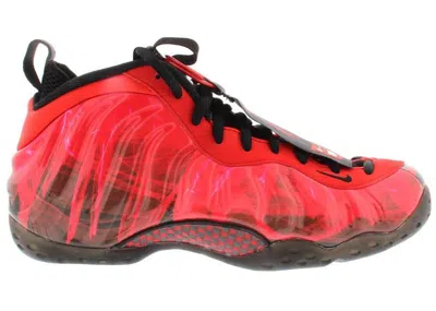 NIKE MEN'S NIKE AIR FOAMPOSITE ONE DOERNBECHER SNEAKERS IN CHALLENGE RED/BLACK
