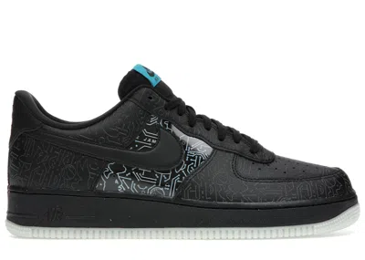 NIKE MEN'S NIKE AIR FORCE 1 LOW COMPUTER CHIP SPACE JAM SNEAKERS IN BLACK/LIGHT BLUE FURY