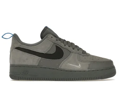 NIKE MEN'S NIKE AIR FORCE 1 LOW CUT OUT SWOOSH SNEAKERS IN DARKIN GREY/DARK GREY/BLACK