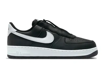 NIKE MEN'S NIKE AIR FORCE 1 LOW LACE TOGGLE SNEAKERS IN BLACK/CLEAR/WORN BLUE