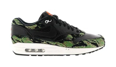 NIKE MEN'S NIKE AIR MAX 1 ATMOS TIGER CAMO SNAKESKIN SNEAKERS IN BLACK/DARK CHARCOAL