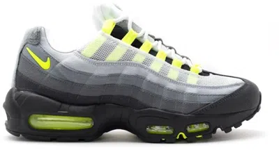 NIKE MEN'S NIKE AIR MAX 95 PATCH OG NEON SNEAKERS IN WHITE/NEON YELLOW/BLACK