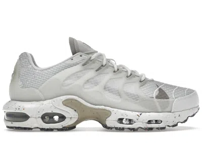 NIKE MEN'S NIKE AIR MAX TERRASCAPE PLUS SNEAKERS IN SUMMIT WHITE/PHOTON DUST/LIGHT IRON ORE