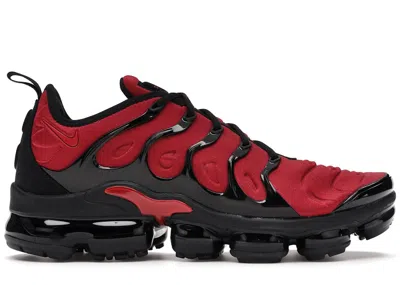 NIKE MEN'S NIKE AIR VAPORMAX PLUS SNEAKERS IN UNIVERSITY RED/BLACK/WHITE